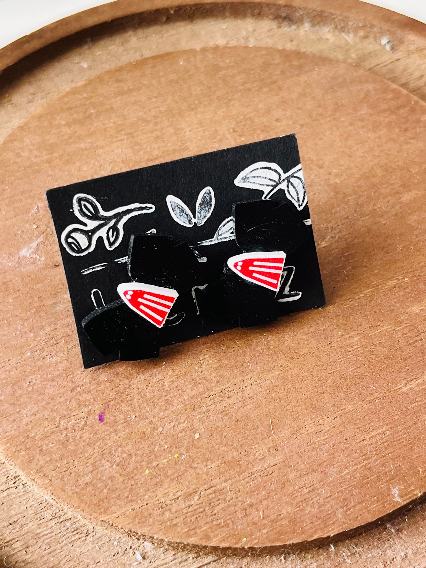 Red Ghost Bow (Stud)